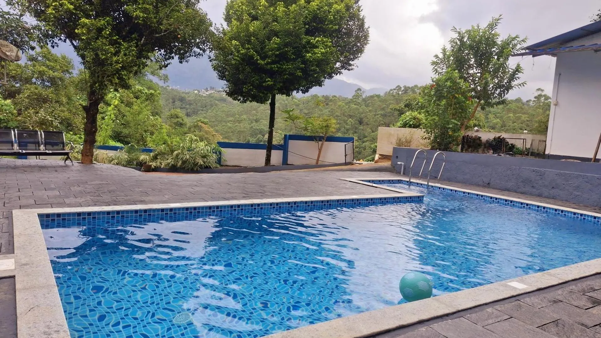 Cinnamon Stay Munnar